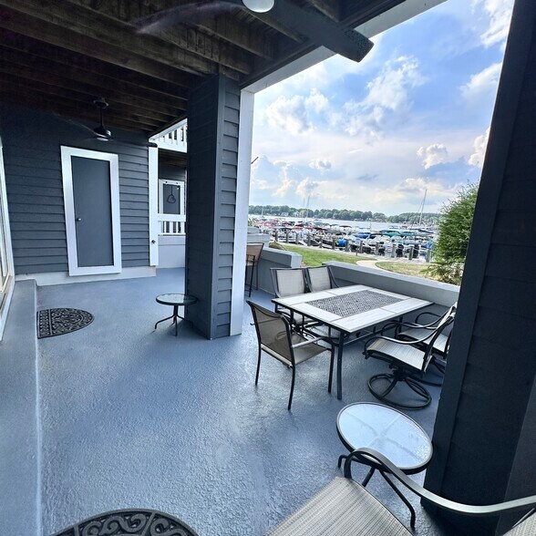 Double deck - 18713 Vineyard Point Ln