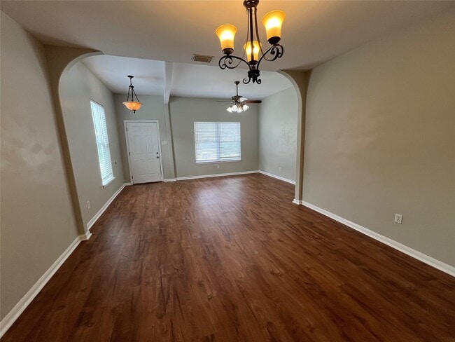 Building Photo - 4018 Ursuline St