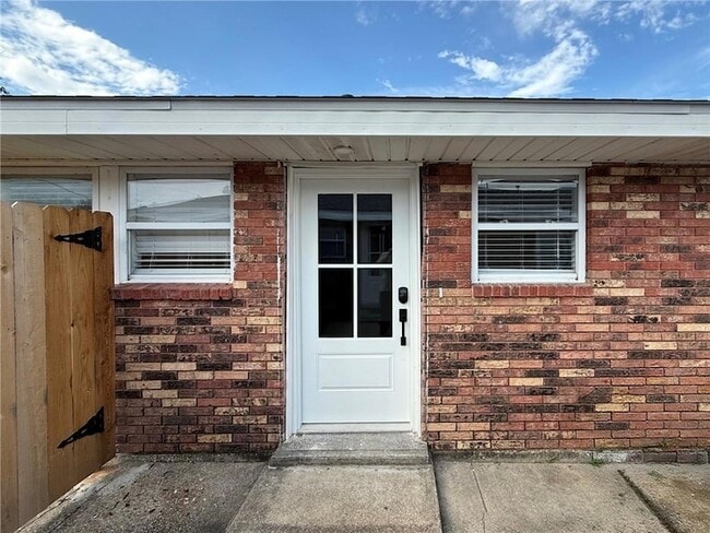 Building Photo - 2512 Chalona Dr
