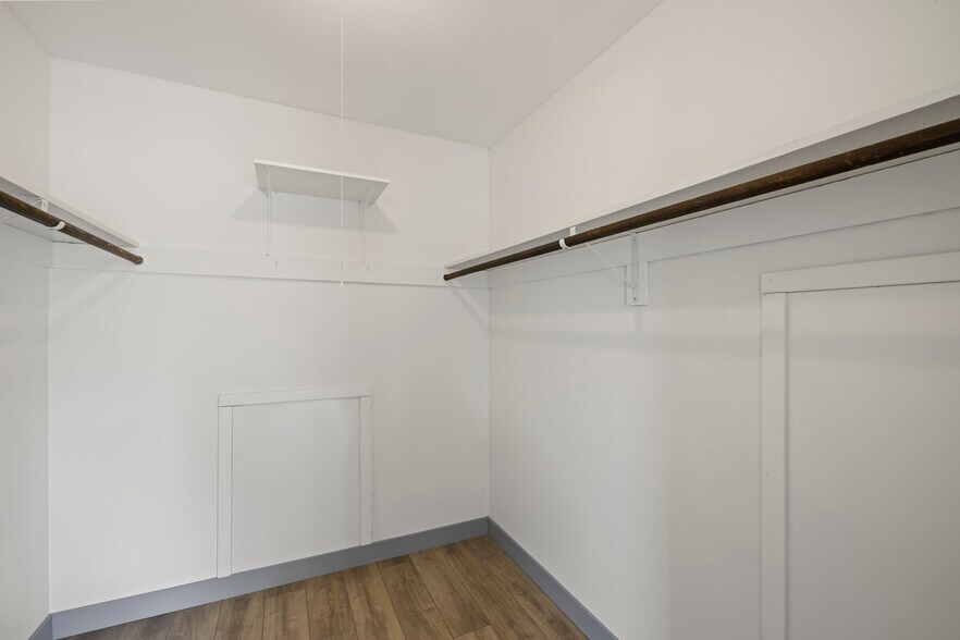 Walk in Closet - 6527 N 65th St