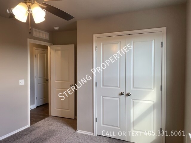 Building Photo - 400 Vista Dr