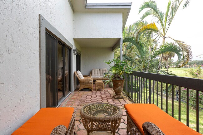 Building Photo - 11355 Pond View Dr