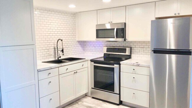 Primary Photo - 2888 Wonderwood Ln