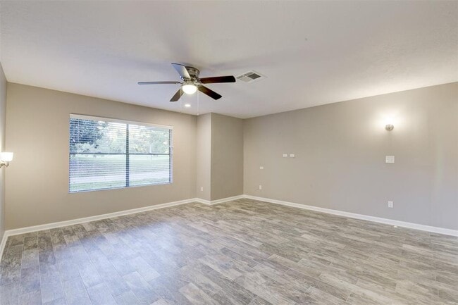 Building Photo - 3491 Balboa Cir