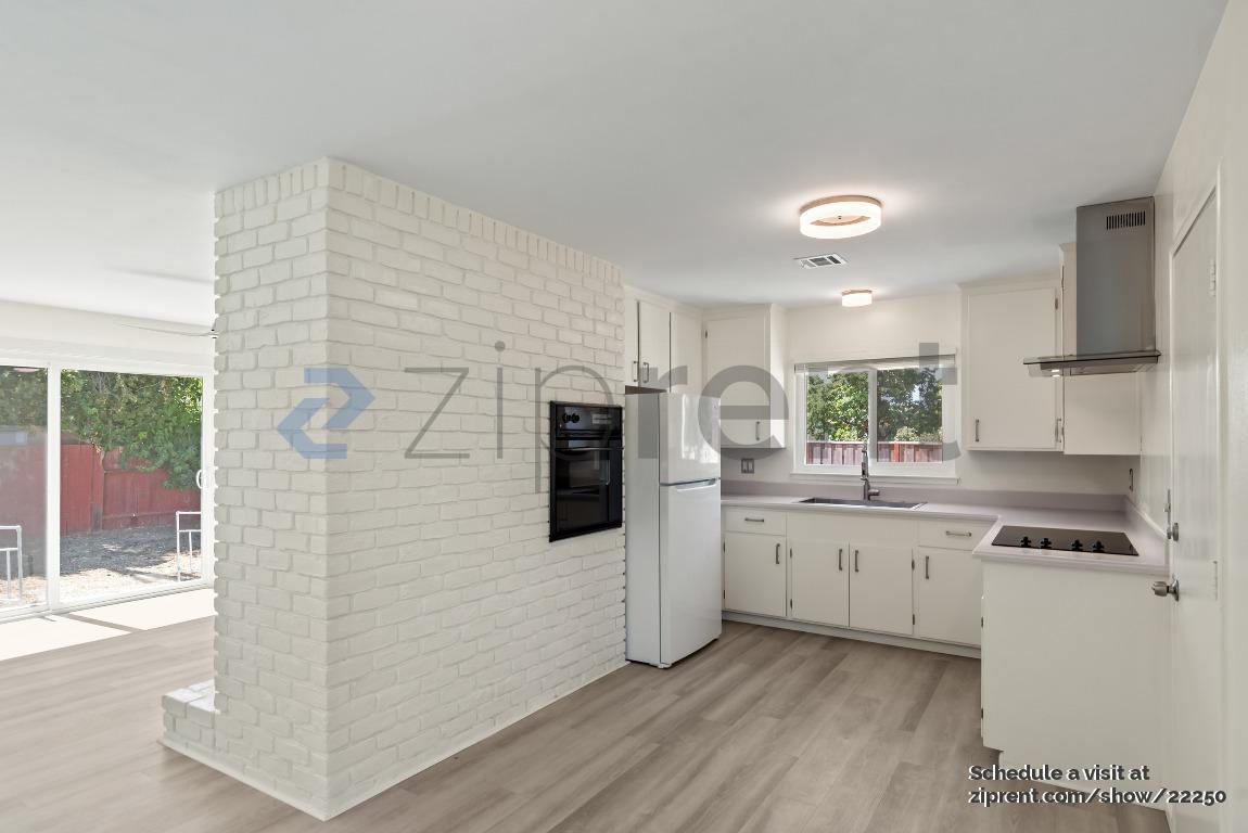 Building Photo - Unit