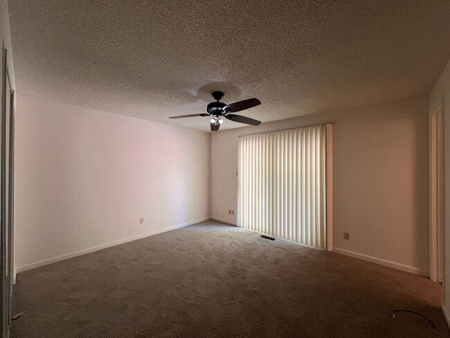 Building Photo - 3 bedroom 2 bath South Reno Home