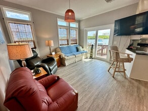 Building Photo - 404 Nettles Blvd