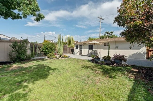 Building Photo - 1813 Beech St