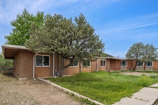 Building Photo - 340 Fairway S