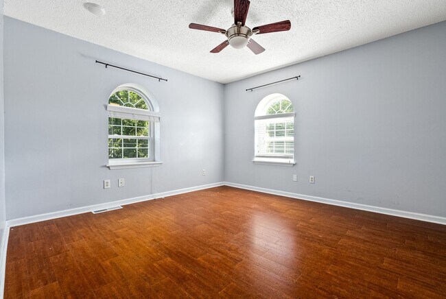 Building Photo - The Brookes Condos, Unit 02-09