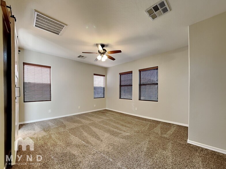 Building Photo - 19075 E Pelican Dr