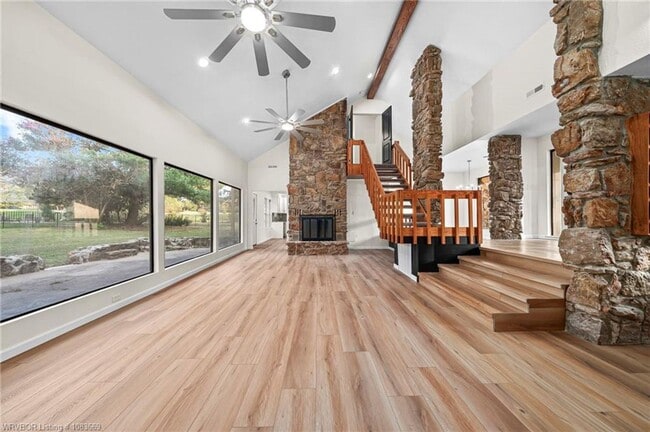 Building Photo - 4 bedroom Single Family home in Fianna Hils