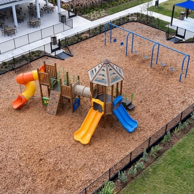 Building Photo - 5917 Sweetwood Dr