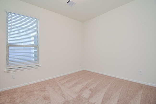 Building Photo - 17327 Rock Willow Ln