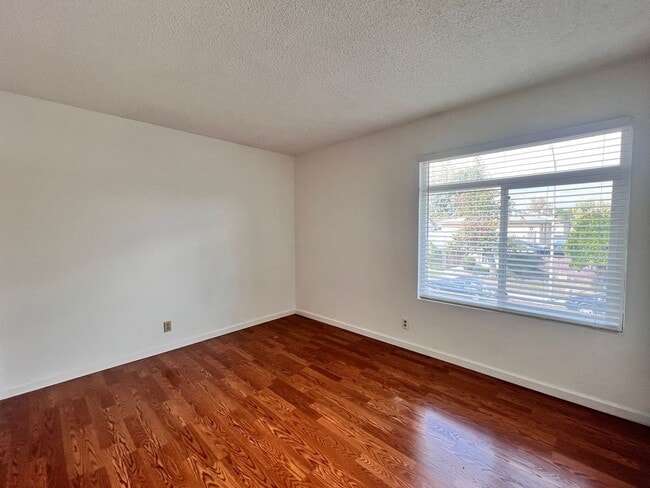 Building Photo - 3 Bedroom, 2.5 bath with Private Patio, At...