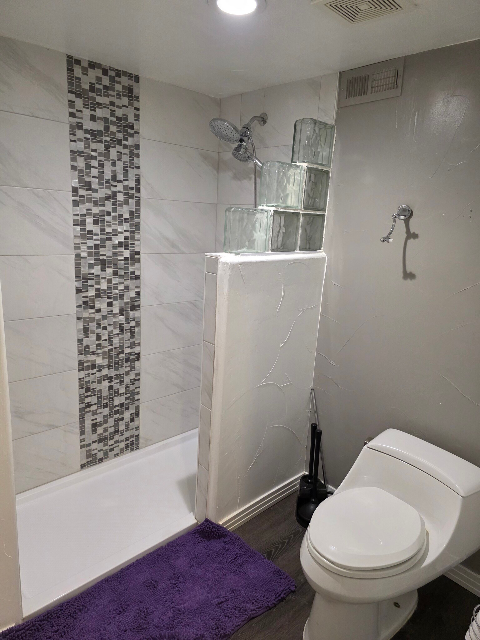 Building Photo - 192 October Pl