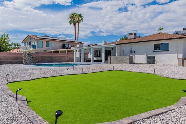 Building Photo - 3485 Shamrock Ave