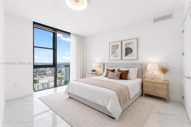 Building Photo - 700 NE 24th St