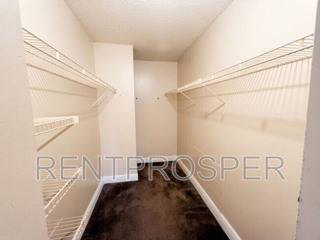 Building Photo - 5232 Via Hacienda Cir