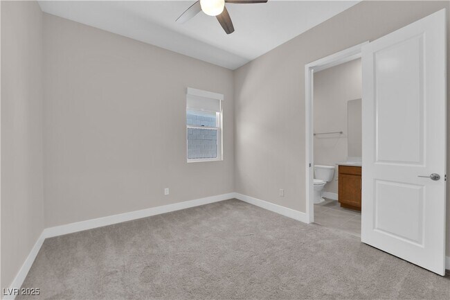 Building Photo - 11032 Rolling Vista Dr