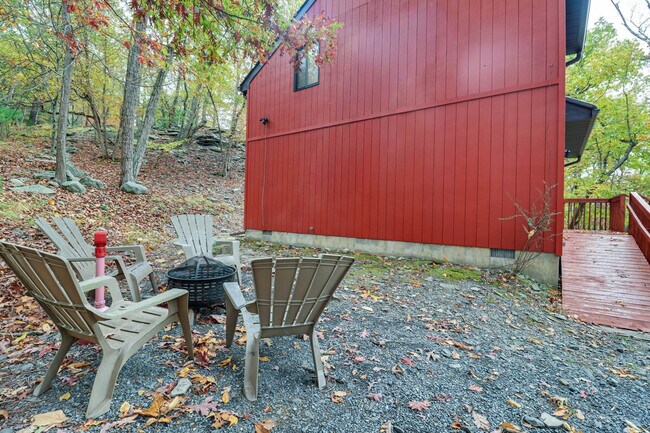 Building Photo - 5317 Woodbridge Dr E