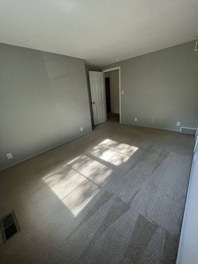 Building Photo - Spacious Four Bedroom Home Available Summer of 2026!