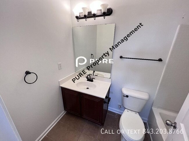 Building Photo - 153 Avonshire Dr