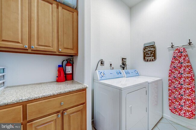 Building Photo - 2608 Edgemont St