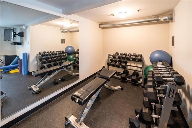 Building Photo - 1331 Grand St