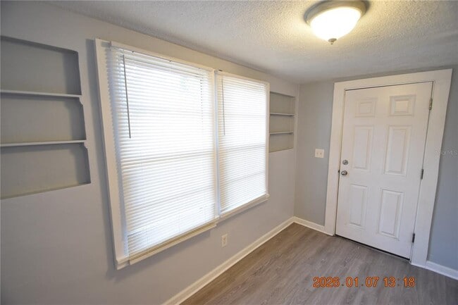 Building Photo - 2500 Auburn St S