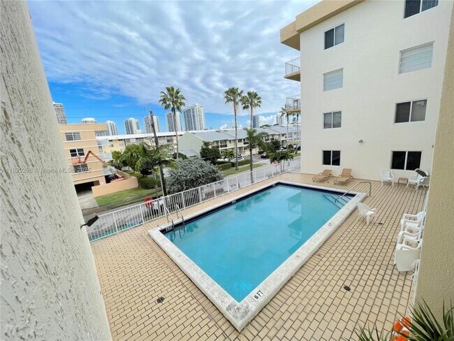 Building Photo - 1 bedroom in North Miami FL 33160