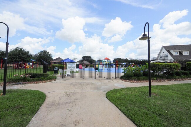 Building Photo - 11219 Overland Trail Dr