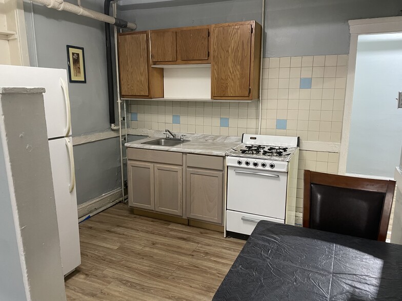 Building Photo - 2344 Prospect Ave E