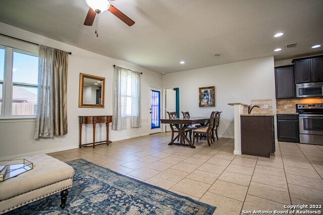 Building Photo - 7715 Watersedge Cove