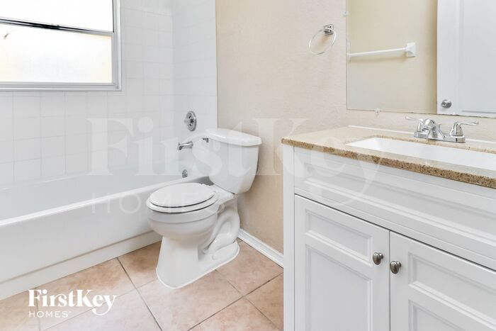 Building Photo - 318 Country Vineyard Dr