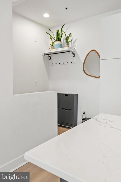 Building Photo - 662 Glick Ct NW