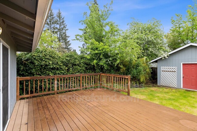 Building Photo - 5860 SW 191st Ave