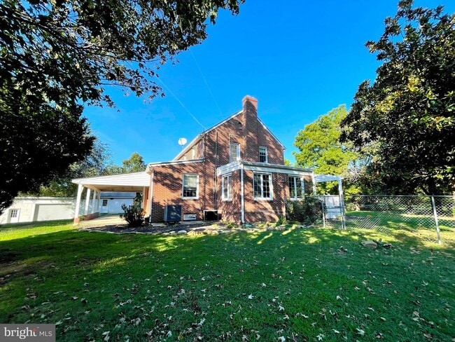 Building Photo - 4085 Hallowing Point Rd