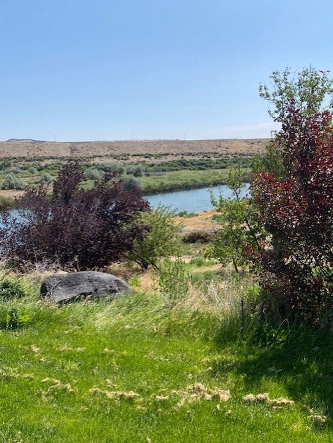 Building Photo - True Western Living On The Snake River