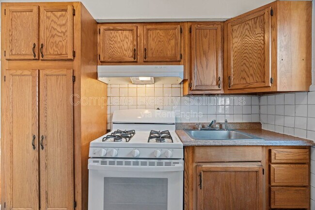 Building Photo - 1258 Grant Dr