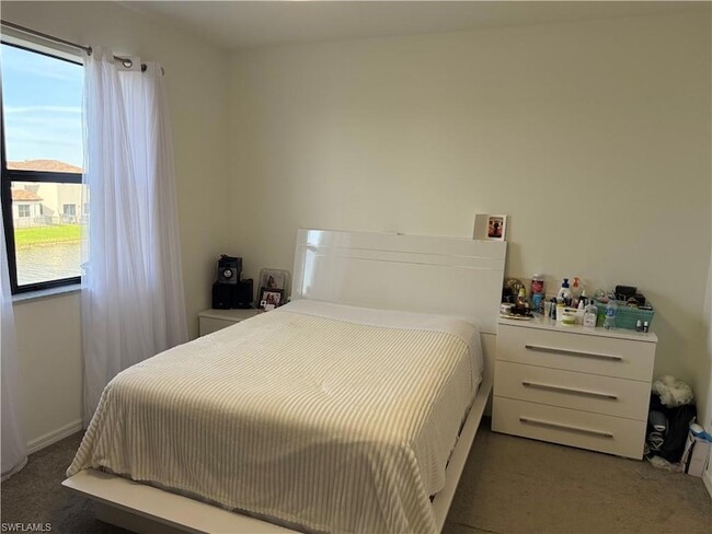 Building Photo - 5483 Cameron Dr