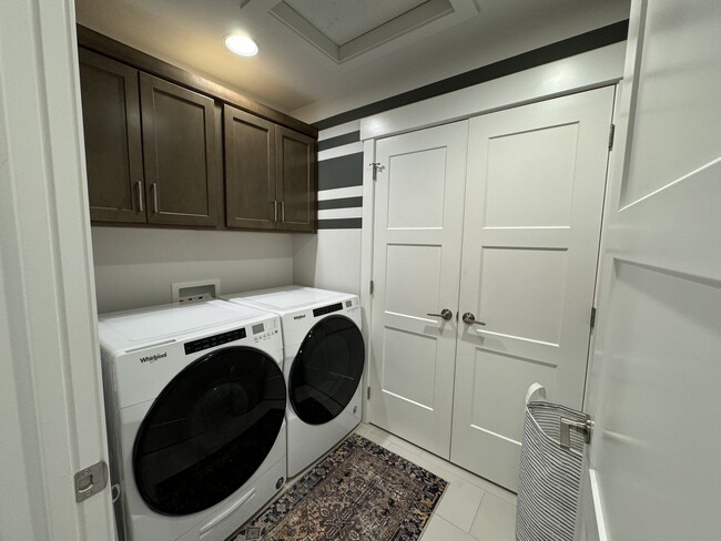 Laundry - 1244 Cherry Ln