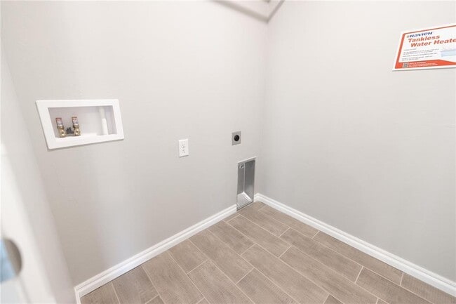 Building Photo - 913 Westfall Dr