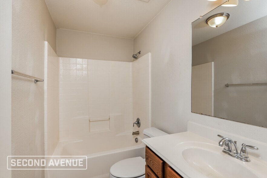 Building Photo - 1201 Egret Ct