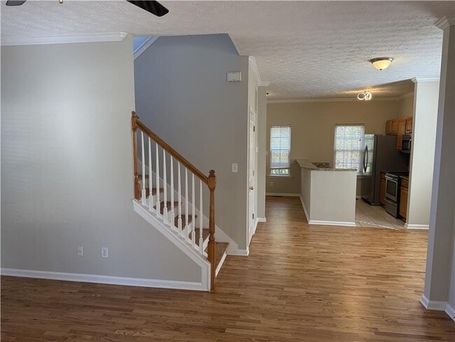 Building Photo - 27 Montgomery St SE