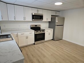 Building Photo - 47 Highland St