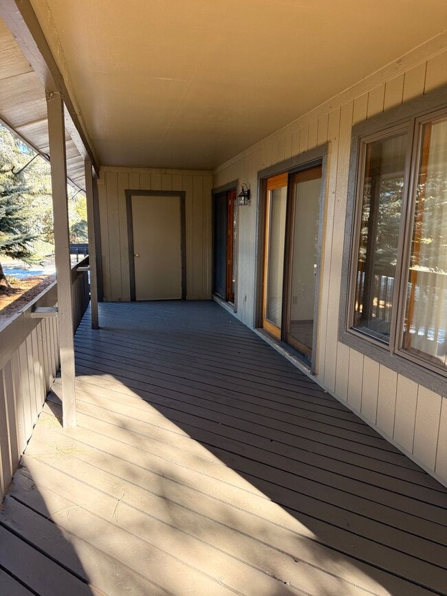 Building Photo - Beautiful Country Club