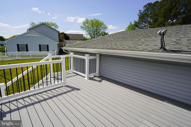 Building Photo - 39028 Bayview W