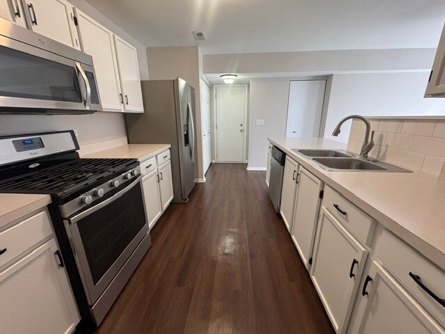 Building Photo - 1071 Symphony Dr