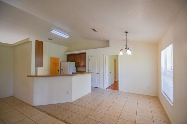 Building Photo - 10438 Vista Pines Loop